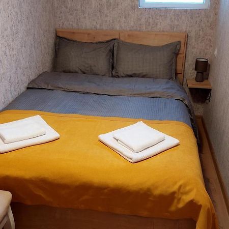 Yellow Apartment Tbilisi ภายนอก รูปภาพ