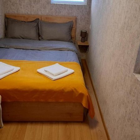 Yellow Apartment Tbilisi ภายนอก รูปภาพ