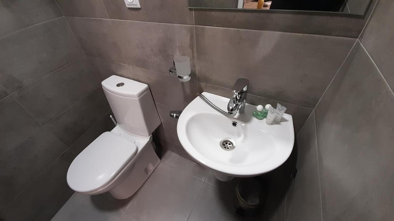 Yellow Apartment Tbilisi ภายนอก รูปภาพ