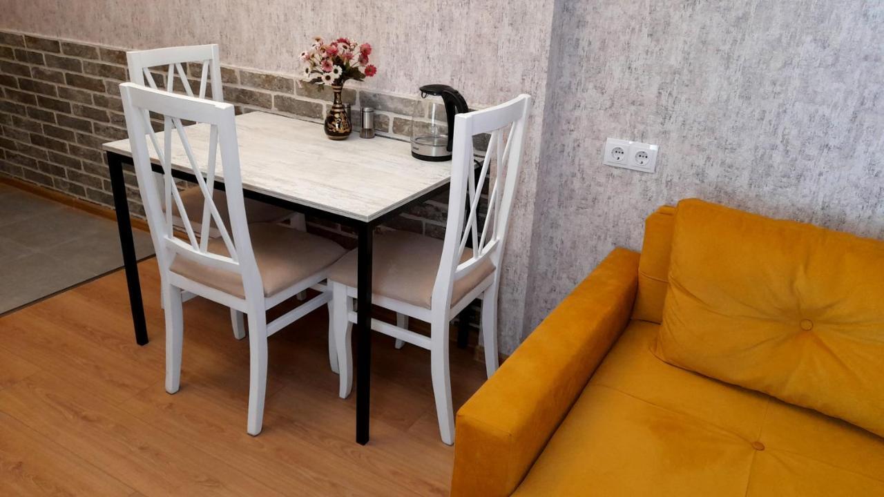Yellow Apartment Tbilisi ภายนอก รูปภาพ
