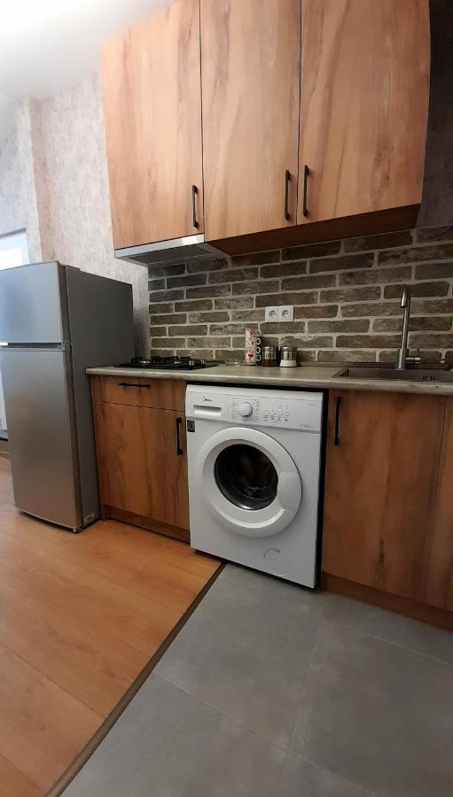 Yellow Apartment Tbilisi ภายนอก รูปภาพ