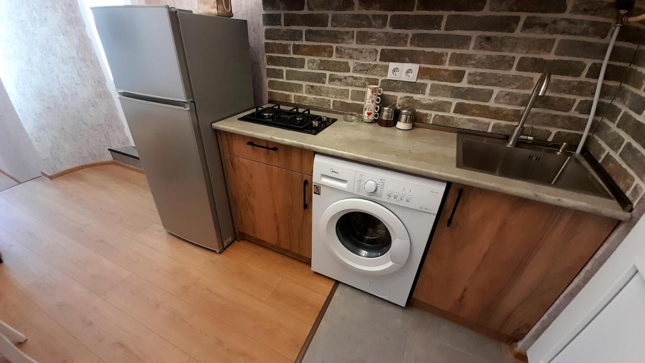 Yellow Apartment Tbilisi ภายนอก รูปภาพ